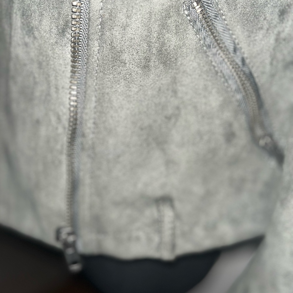 Forever 21 faux leather moto jacket- M - Picture 4 of 9